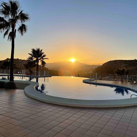 Appartement Tranquility, Sun, Breathtaking Views & 7 Minutes Drive To Sea à Benitachell Extérieur photo