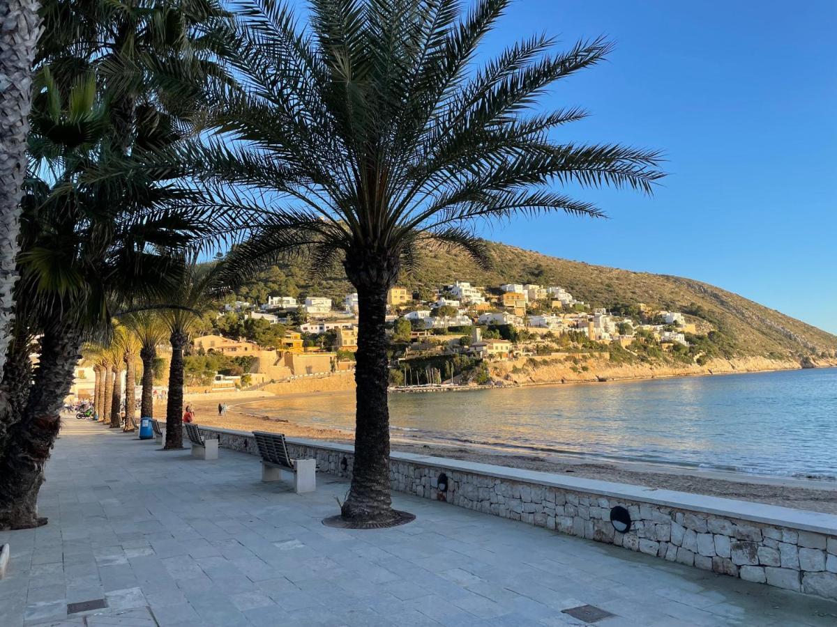 Appartement Tranquility, Sun, Breathtaking Views & 7 Minutes Drive To Sea à Benitachell Extérieur photo